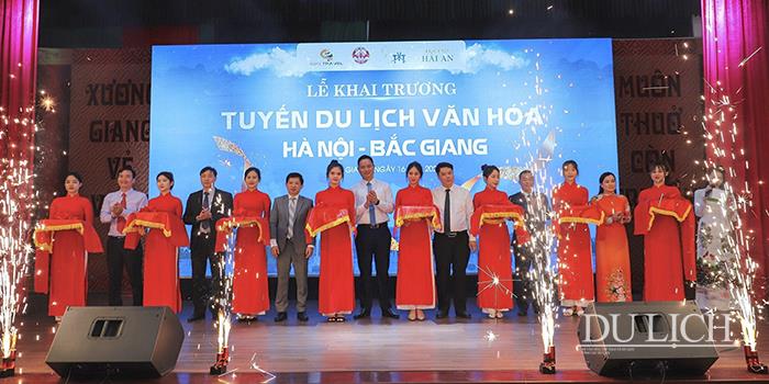 Lễ cắt băng khai trương tuyến du lịch văn hóa Hà Nội – Bắc Giang